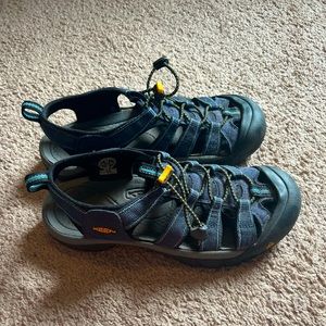 Women’s size 8.5 blue Keen water shoes
